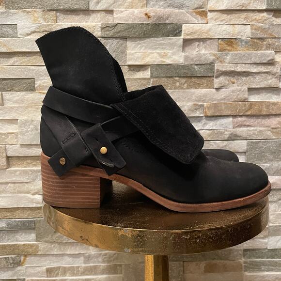 UGG 10 Elora Black Nubuck Leather Boots | Western Revival, Punk Rock, Foldover - Picture 11 of 12